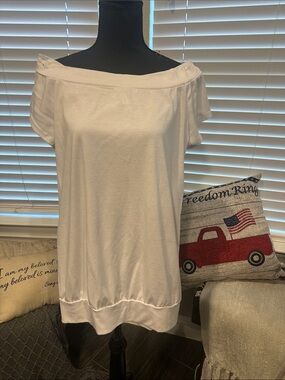 White Off-Shoulder Short Sleeve Tunic Top